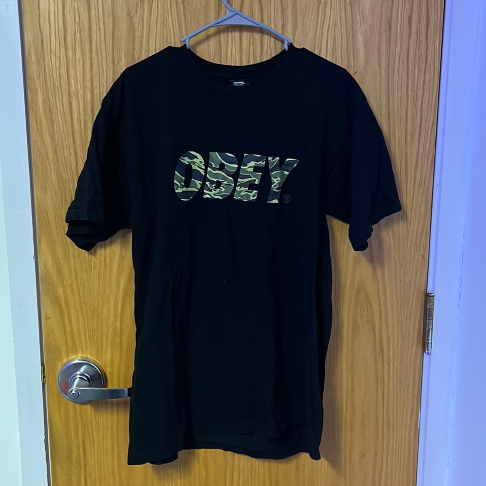 Black and camo obey t-shirt